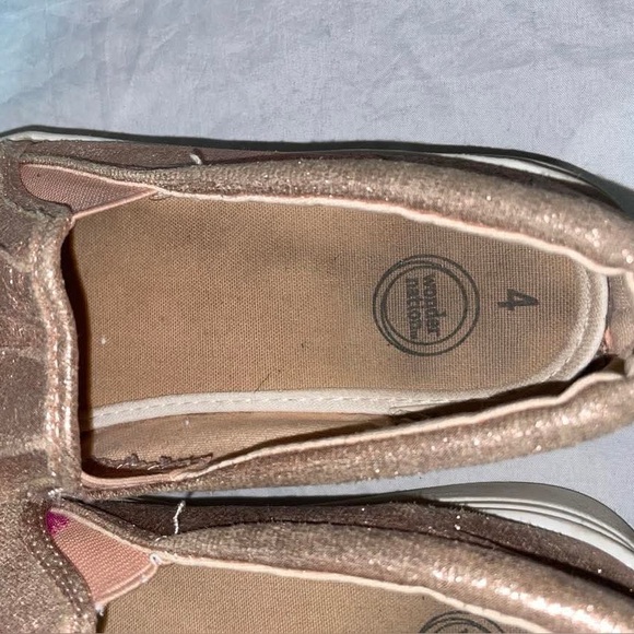Wonder Nation big girls size 4 rose gold metallic slip on sneakers - Picture 5 of 5